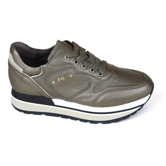 Nero Giardini 11 - € 180