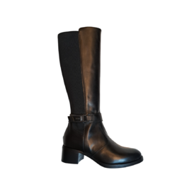 Nero Giardini 16 - € 220